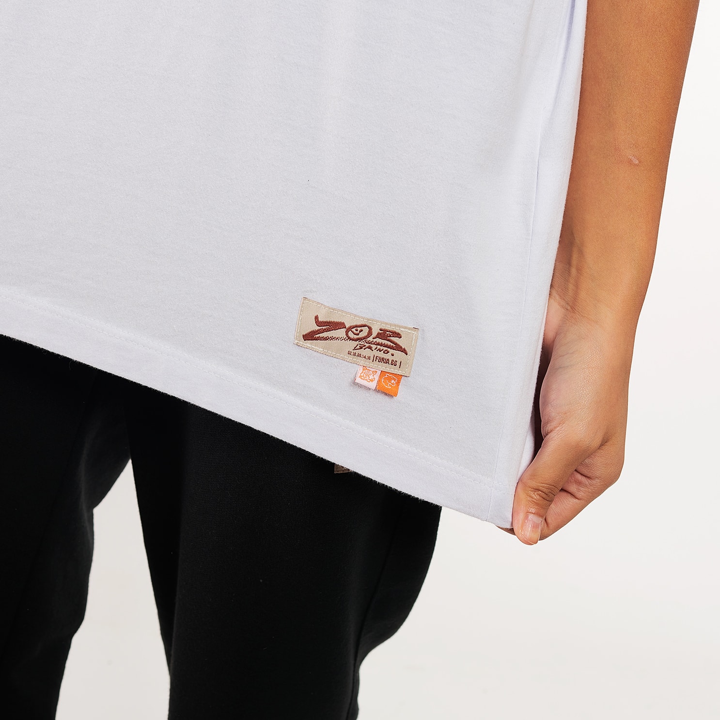 Camiseta Branca com Estampa nas Costas FURIA X Zor