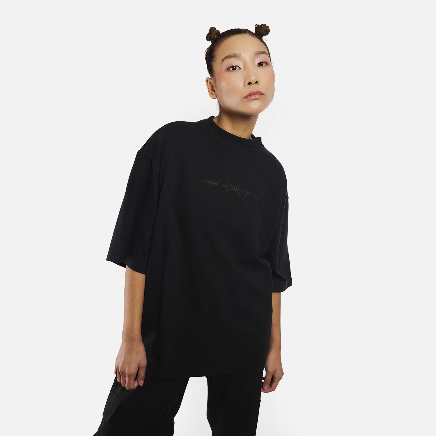 Camiseta Oversized Preta Hard To Love | FURIA